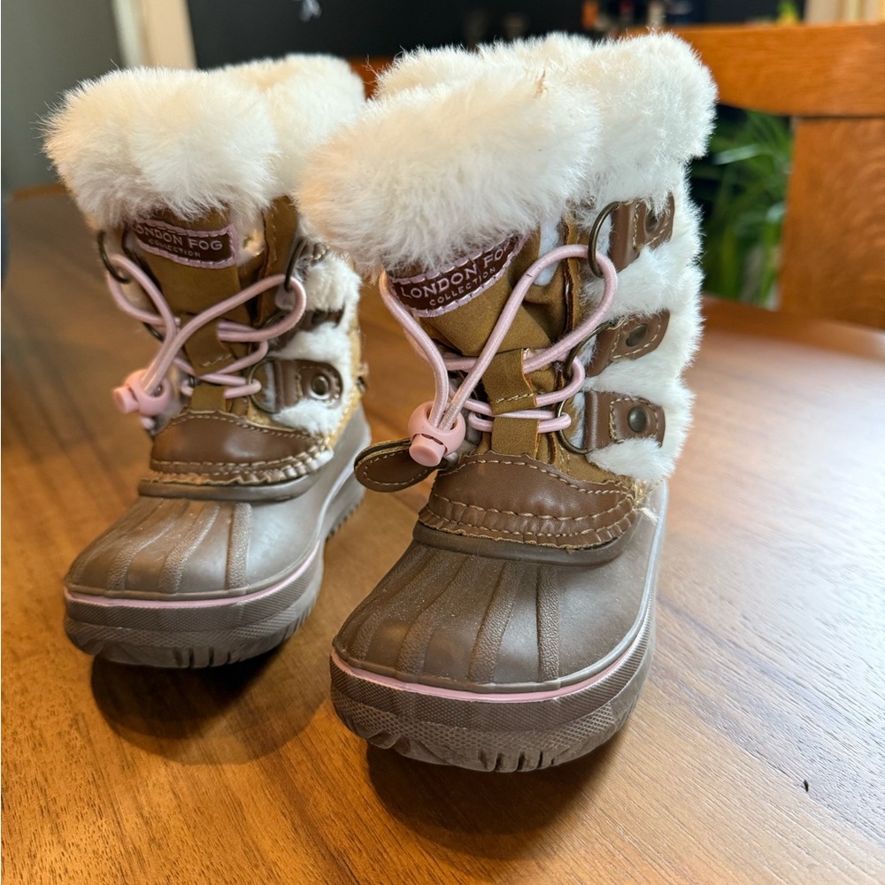 London Fog Kids' Tan and White Winter Boots